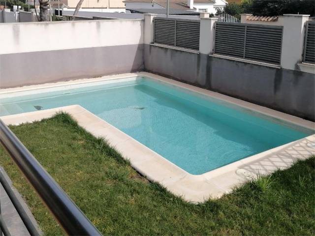 Casa-chalet en Alquiler en Carrer Guetaria, 7 en El Carme - Sant Agustí - Bonavista
