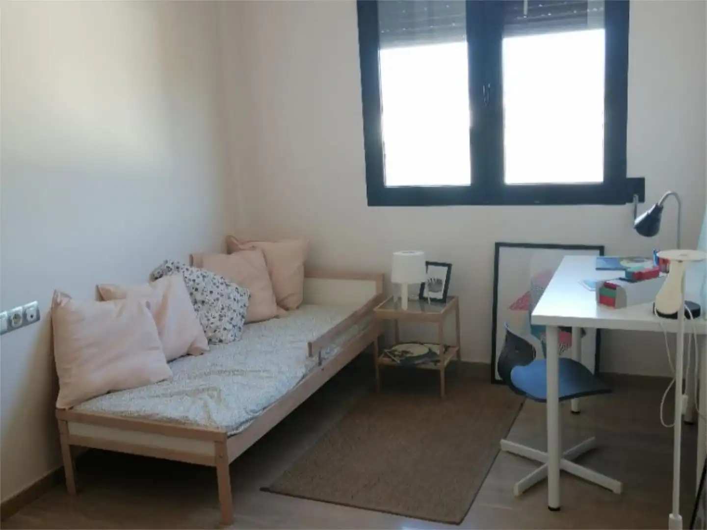 Casa o xalet de lloguer a Carrer Guetaria, 7, El Carme - Sant Agustí - Bonavista Dormitori de Casa o xalet de lloguer en L'Eliana amb Aire condicionat, Calefacció i Jardí privat