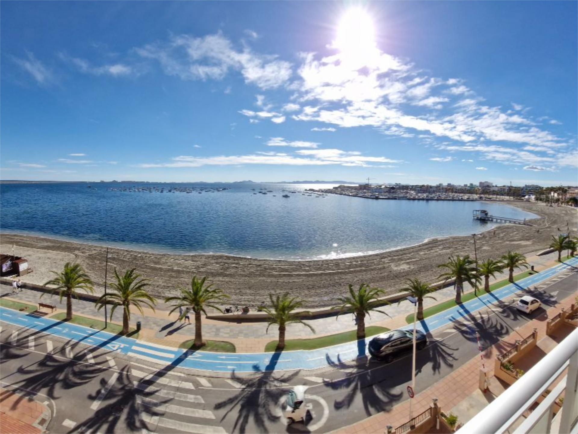 Vista exterior de Apartament en venda en San Pedro del Pinatar amb Aire condicionat, Terrassa i Balcó