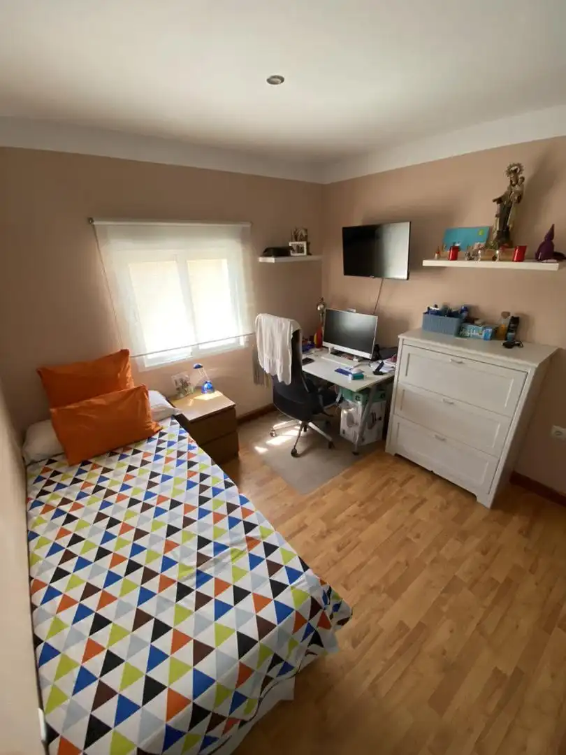 Piso en venta en Calle Cibeles, 1, Astilleros - La Paz - Loreto - El Corte Inglés Habitación de Piso en venta en Cádiz con Aire acondicionado, Parquet y Amueblado