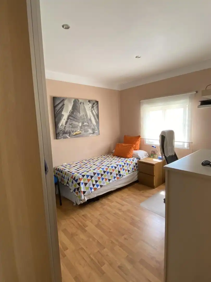 Piso en venta en Calle Cibeles, 1, Astilleros - La Paz - Loreto - El Corte Inglés Habitación de Piso en venta en Cádiz con Aire acondicionado, Parquet y Amueblado