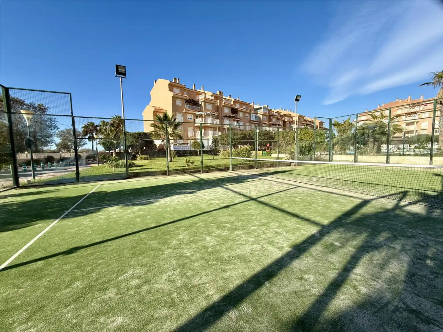 Piso en venta en Calle Salazón, 2, Almerimar Vista exterior de Piso en venta en El Ejido con Aire acondicionado, Calefacción y Terraza