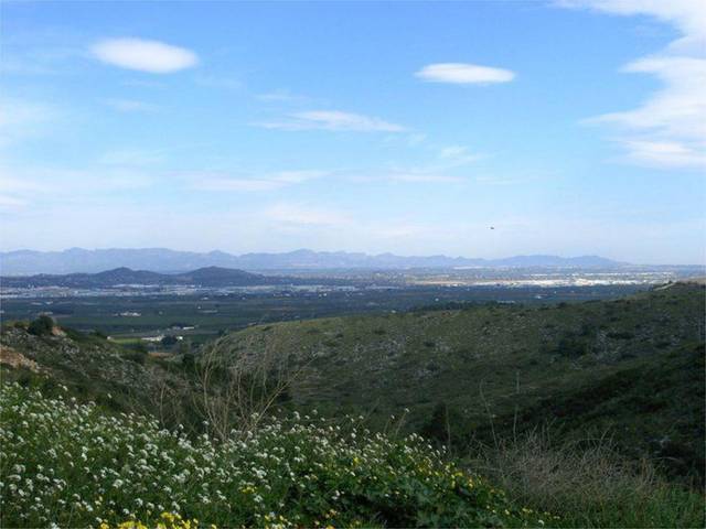 Terreno en Venta en Carrer la Lluna, 13 en Cumbres de Calicanto