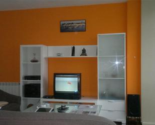 Living room of Flat to rent in Mugardos  with Heating, Private garden and Parquet flooring