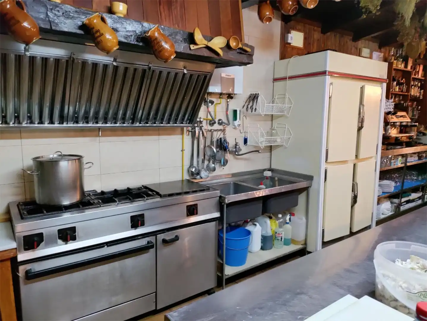 Cocina de Local en venta en Sierra Nevada con Calefacción