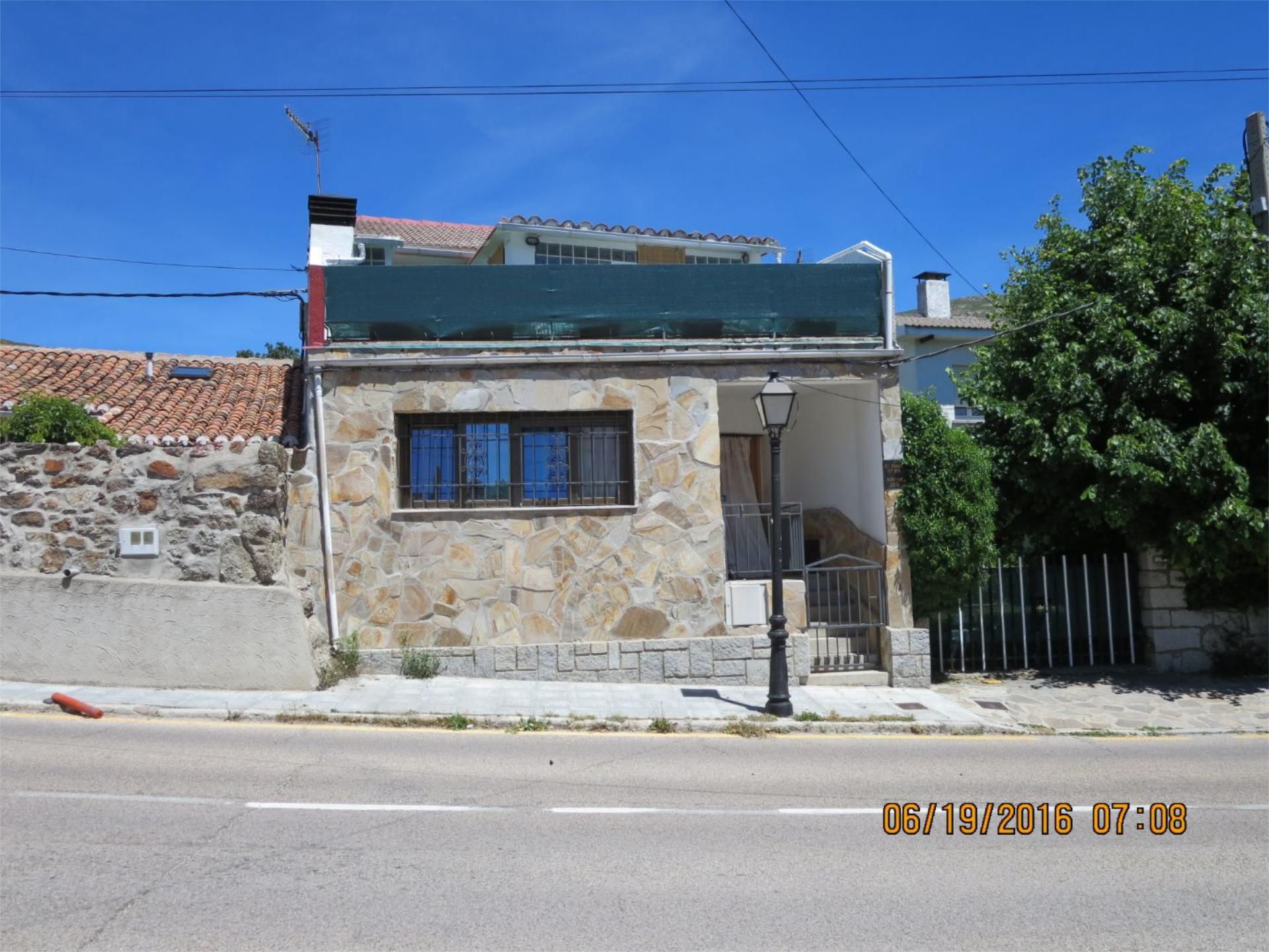 Vista exterior de Casa adosada en venta en Bustarviejo con Calefacción y Balcón