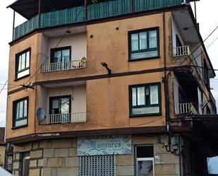 Vista exterior de Casa adosada en venda en Maside amb Calefacció, Terrassa i Traster