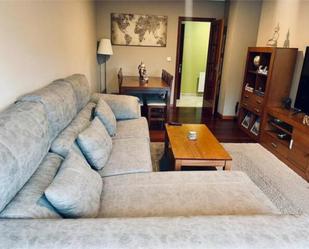 Living room of Flat to rent in Santiago de Compostela   with Heating and Furnished