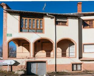 Vista exterior de Casa o xalet en venda en Carrocera amb Terrassa