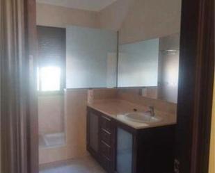 Bathroom of Single-family semi-detached to rent in Alcalá de Guadaira  with Heating, Private garden and Terrace