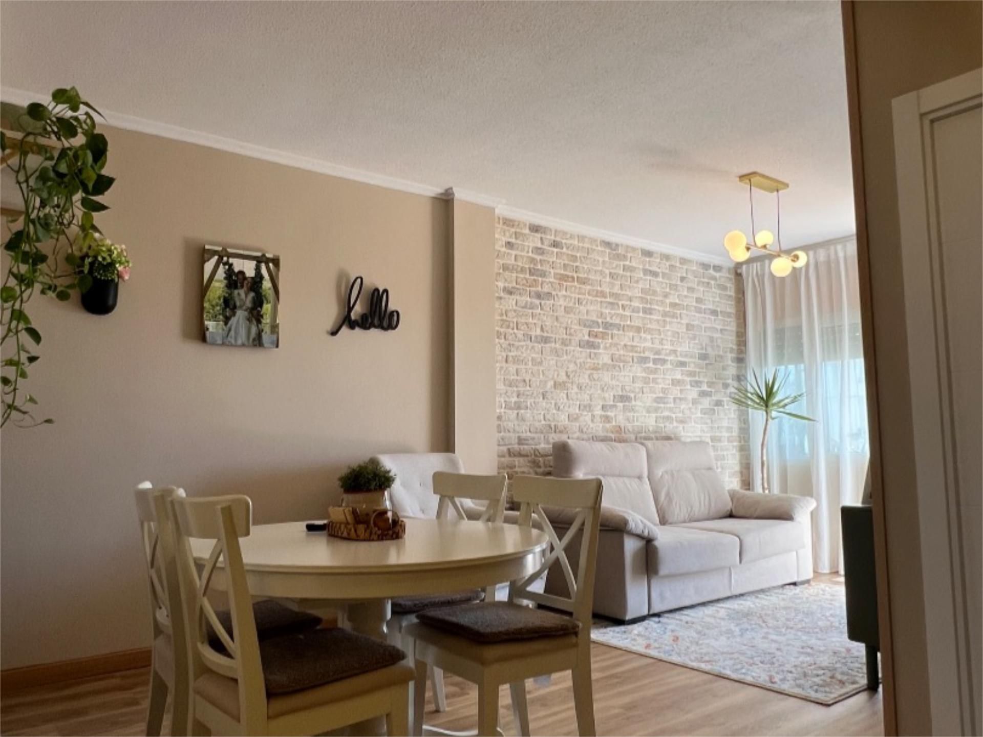 Sala d'estar de Apartament en venda en Pilar de la Horadada amb Aire condicionat i Balcó