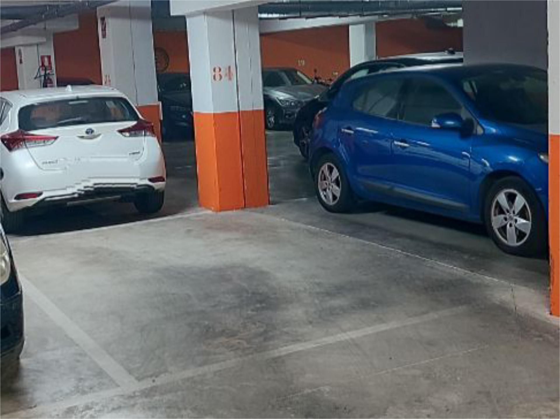 Aparcament de Garatge en venda en  Sevilla Capital