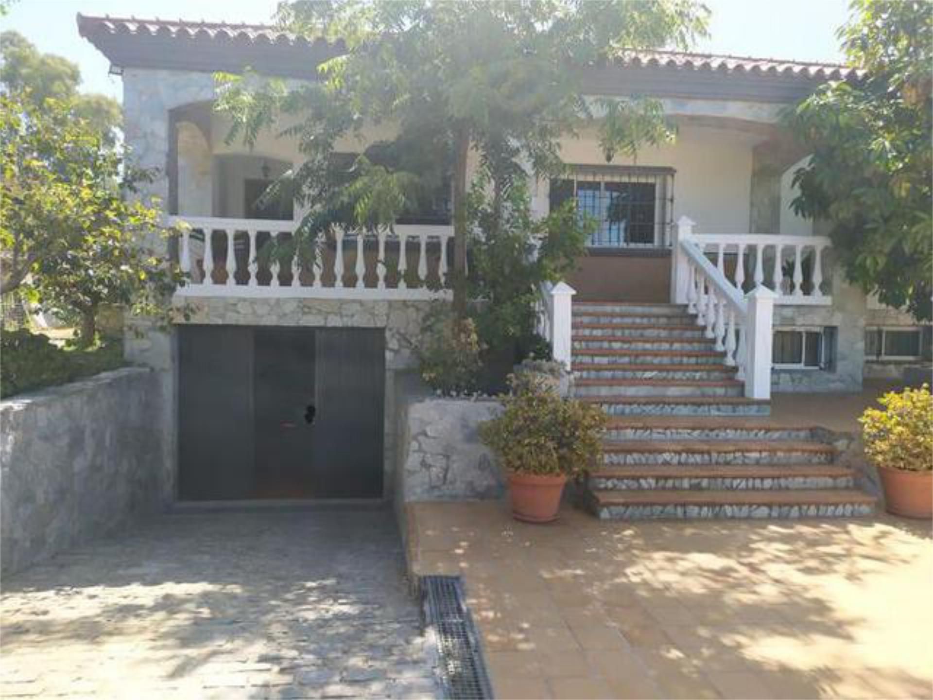 Exterior view of Single-family semi-detached for sale in Algeciras  with Private garden, Terrace and Storage room