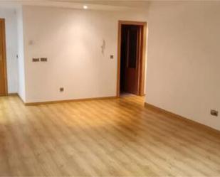 Flat to rent in A Coruña Capital   with Heating and Storage room