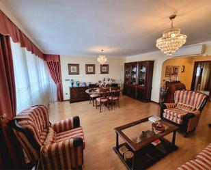 Living room of Flat to rent in Valladolid Capital  with Air Conditioner, Heating and Parquet flooring