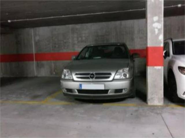 Garaje en Alquiler en Calle Cantando bajo la lluvia, 42 en Valdespartera