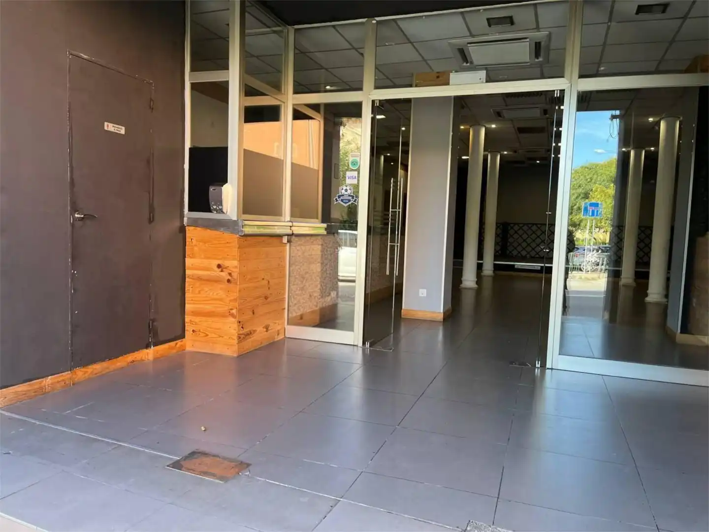 Local de lloguer a Camí de Son Rapinya, 49, Los Almendros - Son Rapinya Local de lloguer en Palma de Mallorca