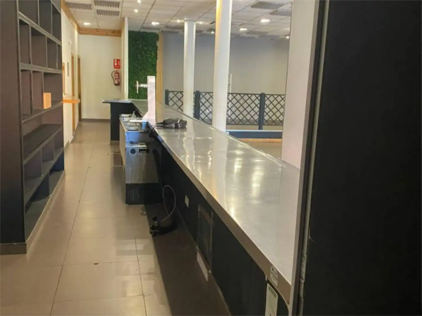 Local de lloguer a Camí de Son Rapinya, 49, Los Almendros - Son Rapinya Cuina de Local de lloguer en Palma de Mallorca