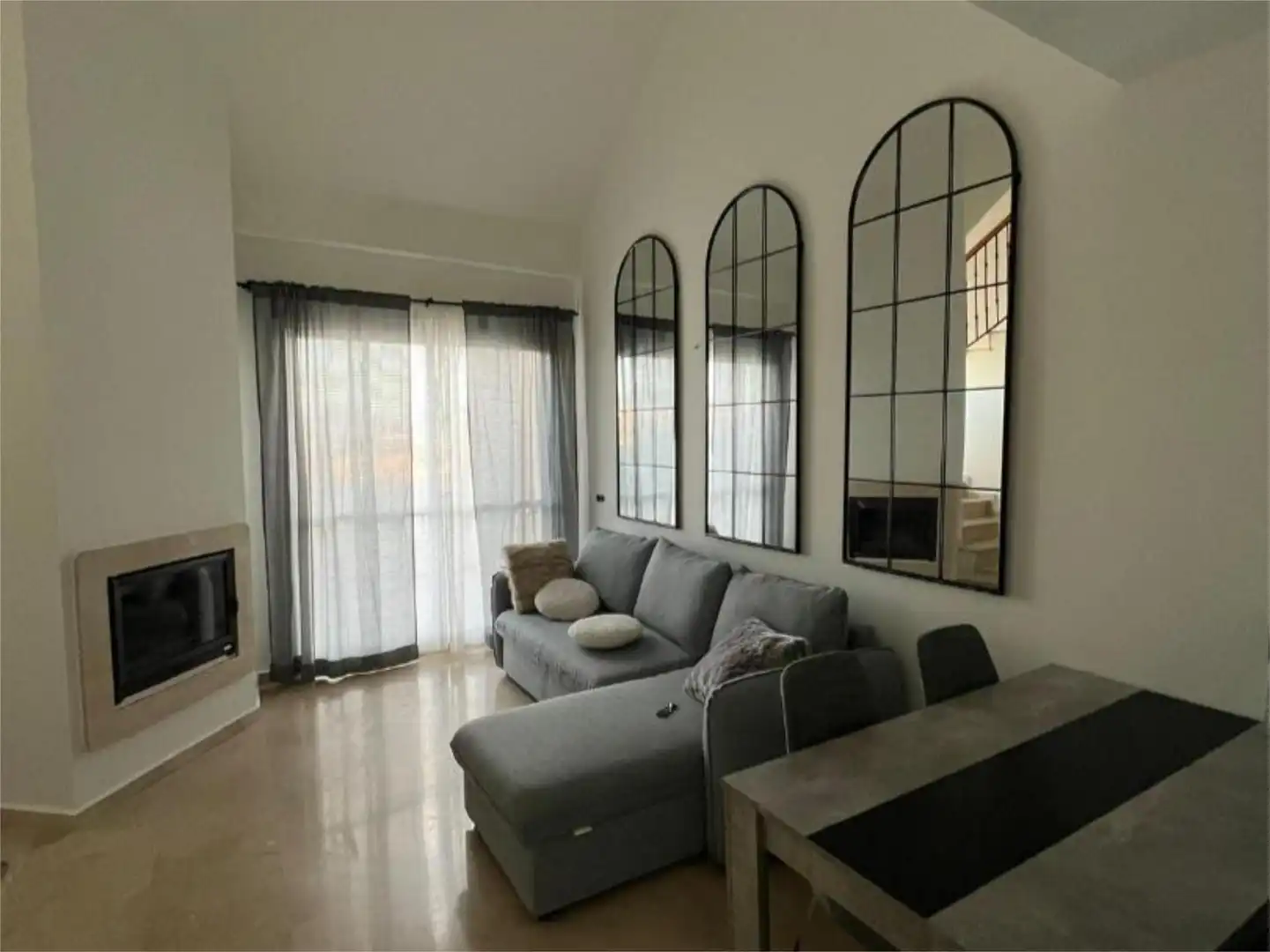 Wohnzimmer von Wohnung zur Miete in Manilva mit Gemeinschaftsparkplatz