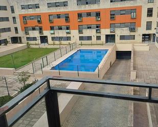 Piscina de Pis de lloguer en Camas amb Aire condicionat, Calefacció i Parquet