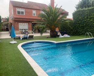 Piscina de Casa o xalet en venda en Rivas-Vaciamadrid amb Aire condicionat, Calefacció i Jardí privat