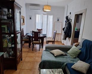 Sala d'estar de Casa adosada en venda en Utrera amb Aire condicionat, Terrassa i Traster