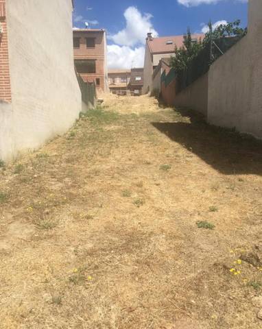 Terreno en Venta en Calle Fernando el Alfarero, 32 en Covadonga - Los Manzanos
