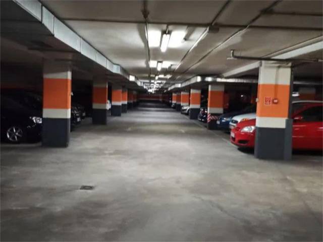 Garaje en Alquiler en Calle del Monasterio de Santo Domingo de Silos, 8 en Villa de Prado