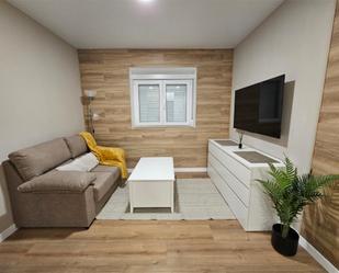 Living room of Flat to rent in Elda  with Air Conditioner, Heating and Parquet flooring