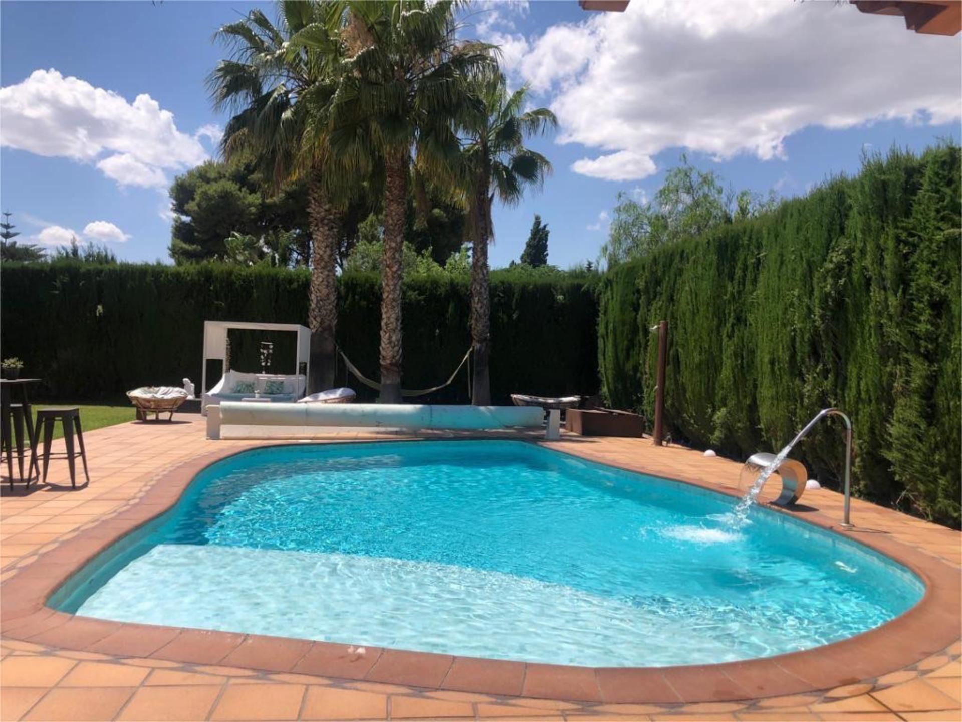 Piscina de Casa o xalet en venda en Elda amb Aire condicionat