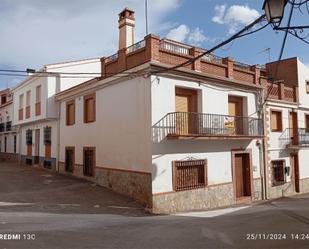 Vista exterior de Casa adosada en venda en Alquife amb Terrassa i Balcó