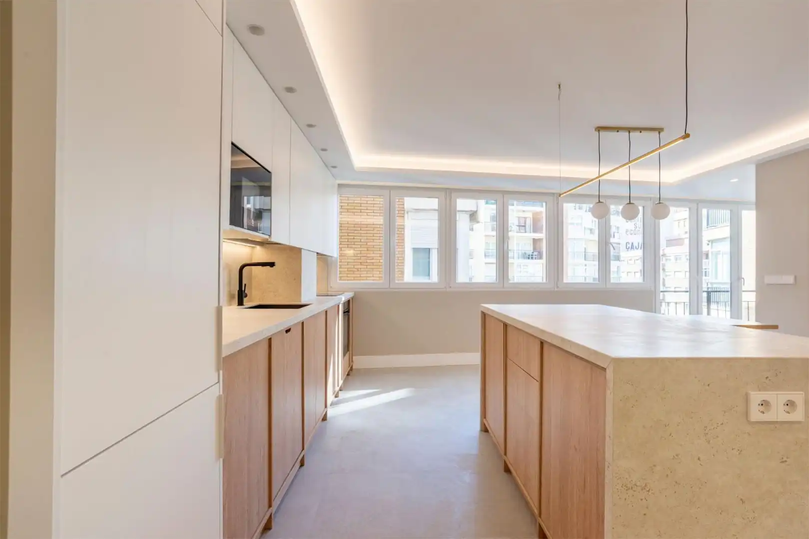 Flat for sale in Calle Puerto, 4, La Malagueta - Monte Sancha Kitchen of Flat for sale in Málaga with Air Conditioner, Heating and Oven
