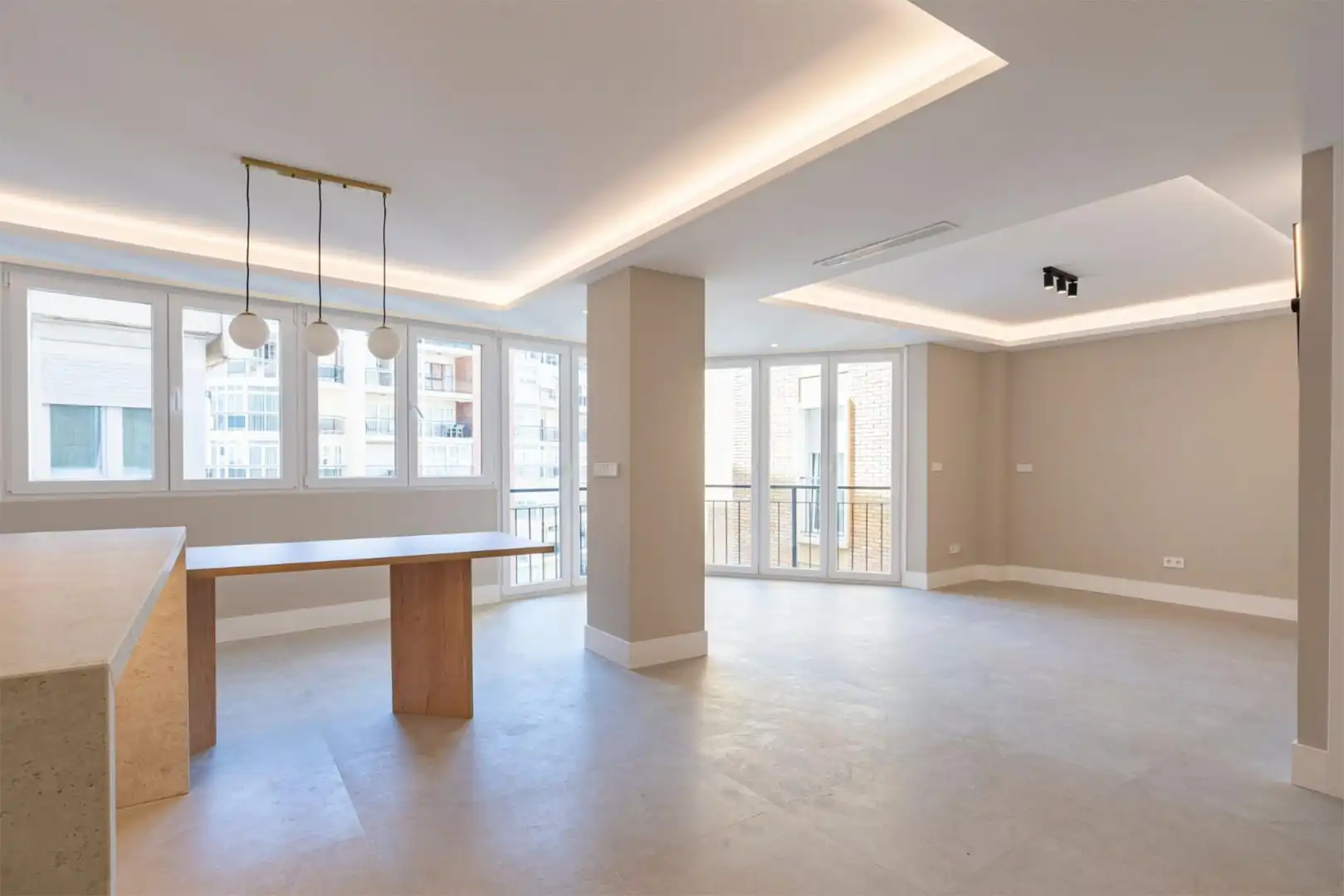 Flat for sale in Calle Puerto, 4, La Malagueta - Monte Sancha Dining room of Flat for sale in Málaga with Air Conditioner, Heating and Oven