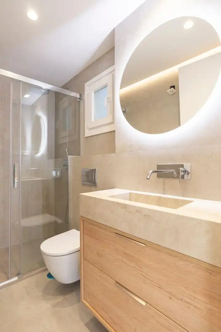 Flat for sale in Calle Puerto, 4, La Malagueta - Monte Sancha Bathroom of Flat for sale in Málaga with Air Conditioner, Heating and Oven