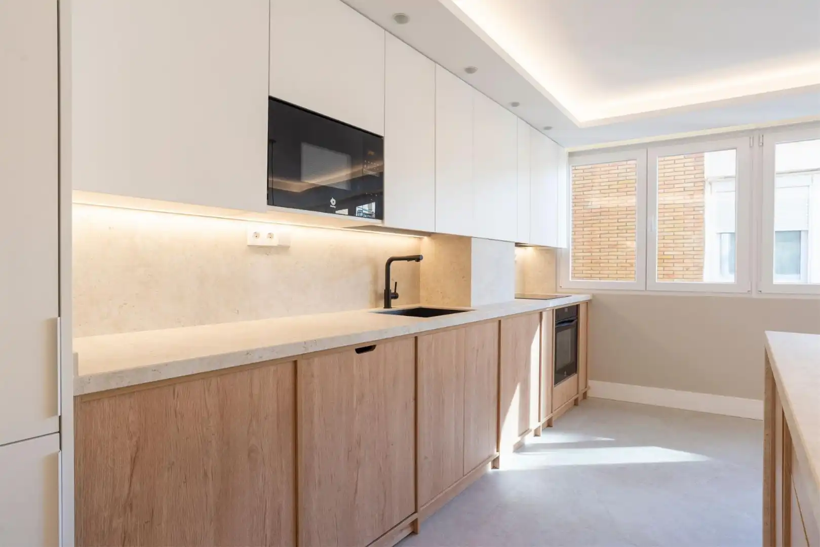 Flat for sale in Calle Puerto, 4, La Malagueta - Monte Sancha Kitchen of Flat for sale in Málaga with Air Conditioner, Heating and Oven