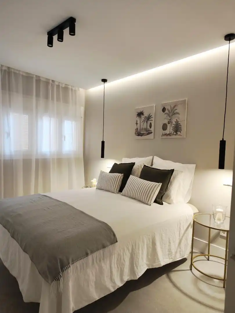 Flat for sale in Calle Puerto, 4, La Malagueta - Monte Sancha Bedroom of Flat for sale in Málaga with Air Conditioner, Heating and Oven