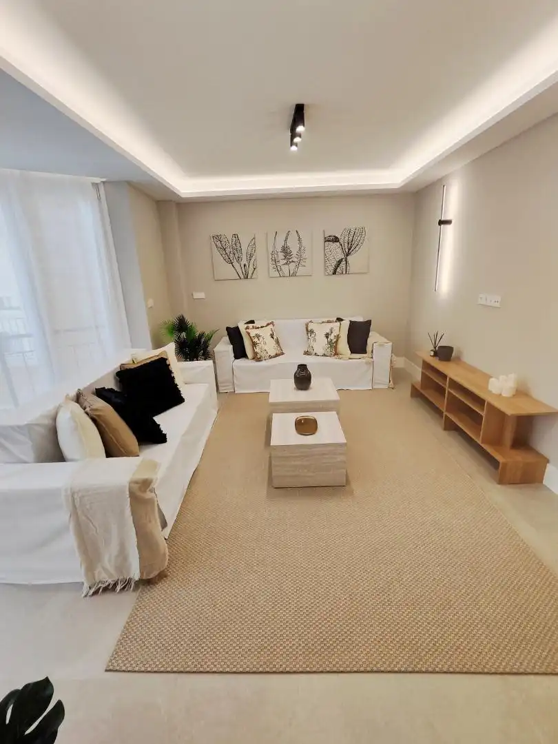 Flat for sale in Calle Puerto, 4, La Malagueta - Monte Sancha Living room of Flat for sale in Málaga with Air Conditioner, Heating and Oven