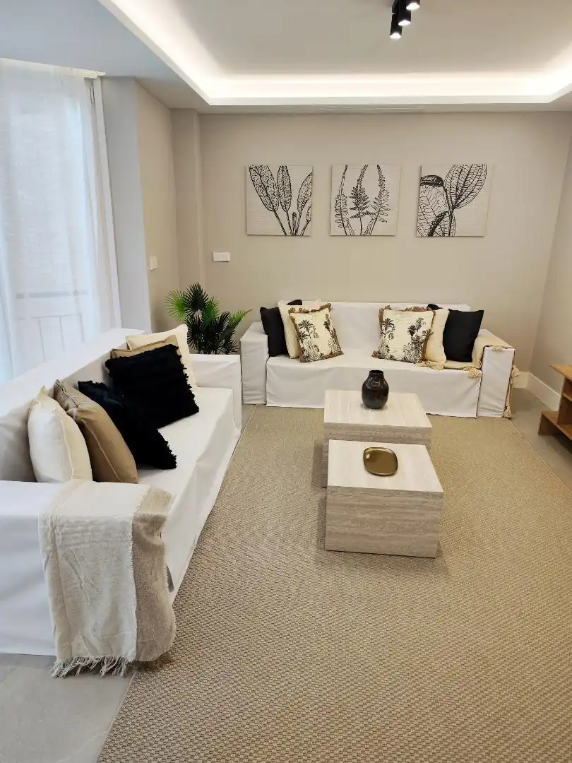 Flat for sale in Calle Puerto, 4, La Malagueta - Monte Sancha Living room of Flat for sale in Málaga with Air Conditioner, Heating and Oven
