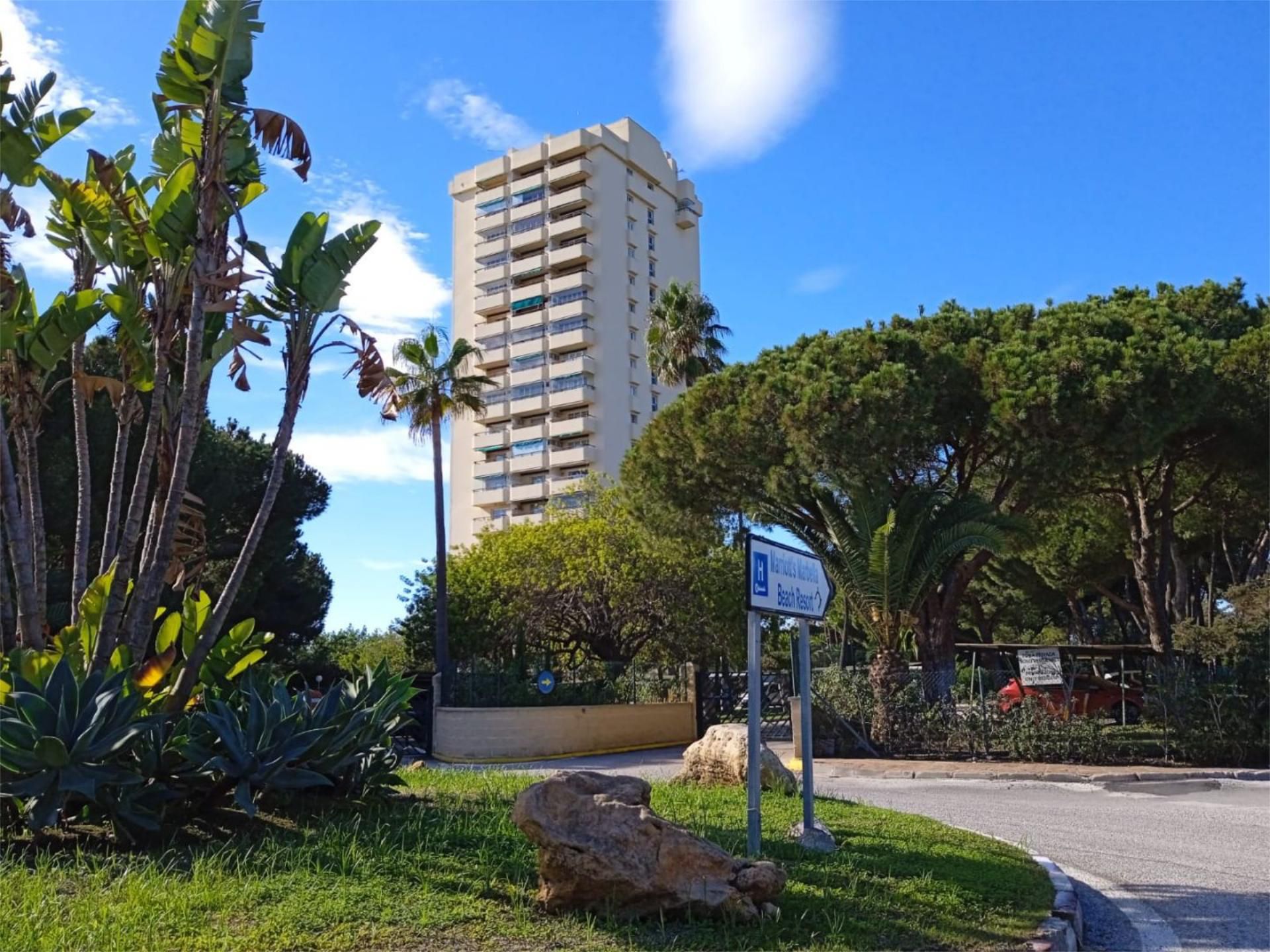 Exterior view of Flat for sale in Marbella  with Air Conditioner, Terrace and Swimming Pool