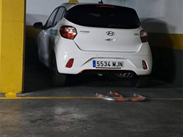 Garaje en Venta en Calle San Florencio, 4 en La Calzada - La Florida