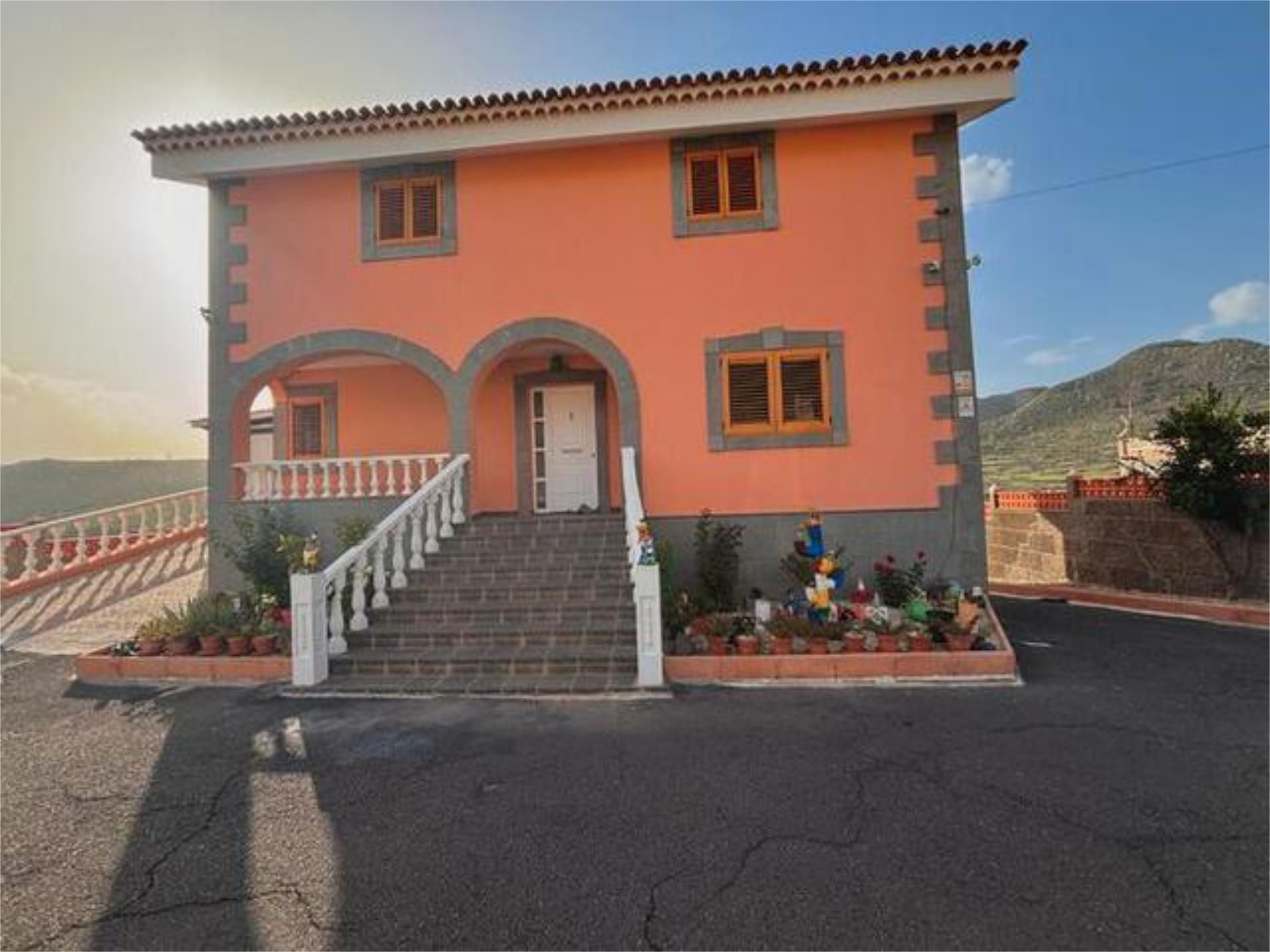 Vista exterior de Casa adosada en venda en  Santa Cruz de Tenerife Capital amb Jardí privat, Terrassa i Traster