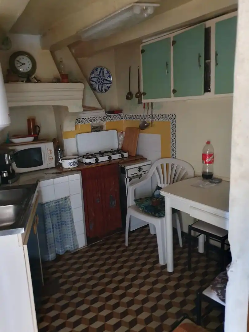 Einfamilien-Reihenhaus zum Verkauf in Calle Calvo Sotelo, 22, Tórtoles de Esgueva Küche von Einfamilien-Reihenhaus zum Verkauf in Tórtoles de Esgueva mit Abstellraum, Möbliert und Ofen