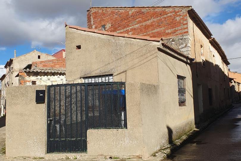 Foto 1 de Casa adosada en venda a Calle Calvo Sotelo, 22, Tórtoles de Esgueva, Burgos