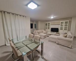 Living room of Flat to rent in  Santa Cruz de Tenerife Capital  with Oven, Washing machine and Microwave