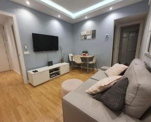 Living room of Flat to share in  Madrid Capital  with Air Conditioner, Furnished and Balcony