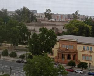 Vista exterior de Pis en venda en  Sevilla Capital amb Aire condicionat