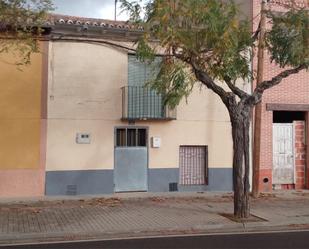 Exterior view of Single-family semi-detached for sale in Nava del Rey  with Balcony