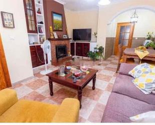 Sala d'estar de Casa o xalet en venda en Algeciras amb Terrassa