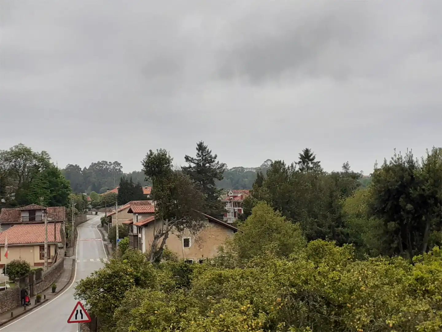 Vista exterior de Casa o xalet en venda en Alfoz de Lloredo amb Jardí privat, Terrassa i Traster