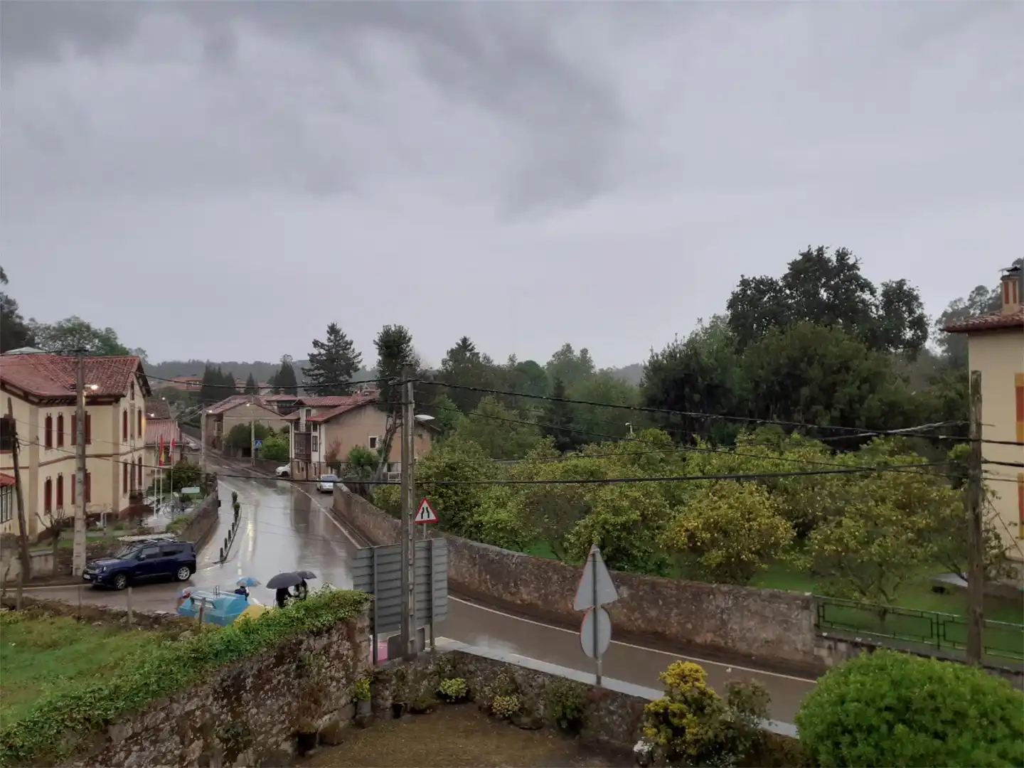 Vista exterior de Casa o xalet en venda en Alfoz de Lloredo amb Jardí privat, Terrassa i Traster